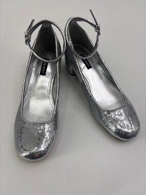 Nine West Amaize Sequin Ankle Strap Block 1.5” Heel Pumps Silver Size 7 NWOB